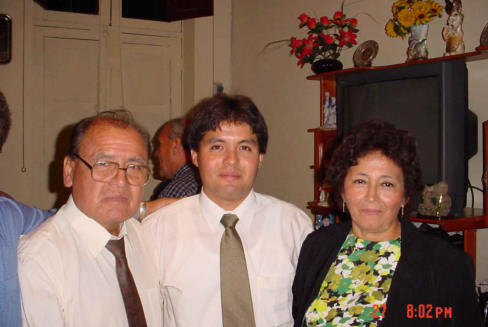PADRES.JPG (97905 bytes)